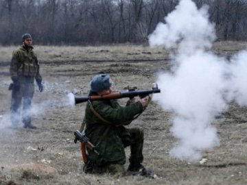 На Донбасі поранили українську волонтерку