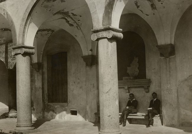 Олицький замок 100 років тому. РЕТРОФОТО