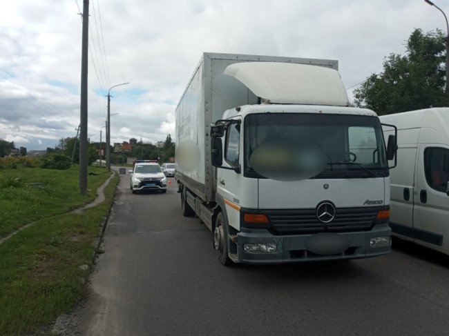 Розшукують свідків ДТП на Карпенка-Карого. ФОТО 