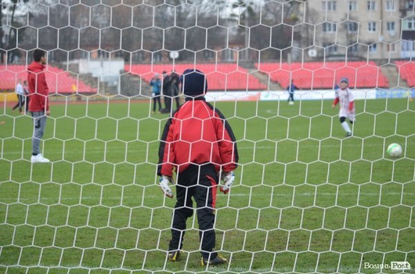  Маленькі лучани тренувались на одному полі з відомими футболістами. ФОТО
