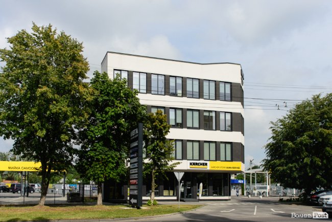 Авто з аукціону –  вигідно і надійно: як у «Cars from USA» допомагають здійснювати «українські мрії»*