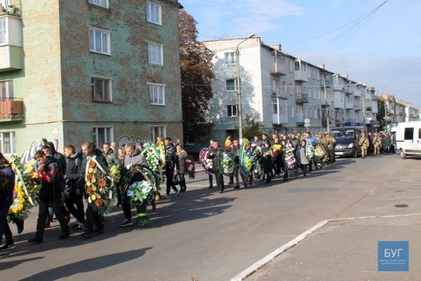 У Нововолинську провели в останню путь загиблого Героя. ФОТО
