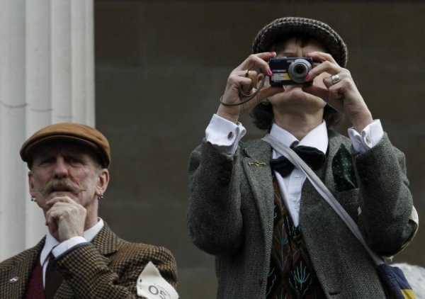 В Англії їздили «твідові» велосипедисти. ФОТО