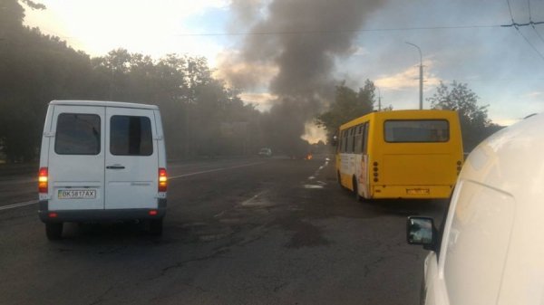 У Луцьку внаслідок вибуху газового балона згоріло авто. ФОТО