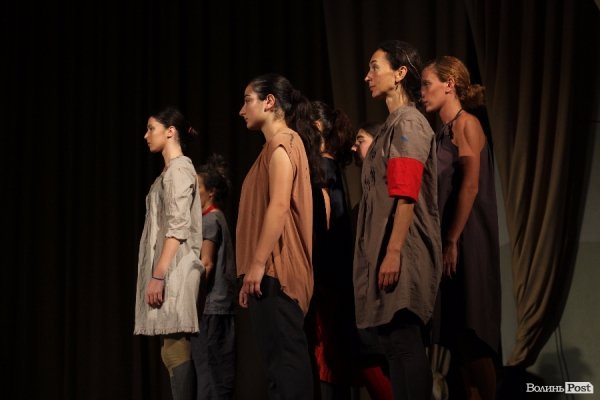 Історії дітей-біженців мовою танцю. ФОТО