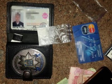 На Київщині СБУ затримала поліцейських-наркоторговців