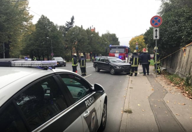 У Латвії авто врізалось у групу дітей із дитсадка