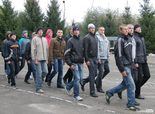 Як волинських юнаків проводжали в армію. ФОТО