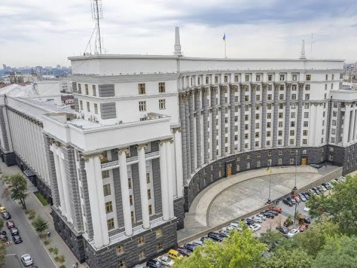 Як стежити за рішеннями українського уряду і чому це важливо
