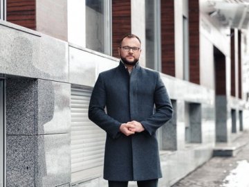 Чверть квартири та понад мільйон гривень готівкою: чим багатий радник мера Луцька