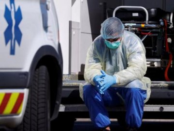 Луцьк першим в Україні лікуватиме медиків, які підхопили коронавірус, за кошти міського бюджету 