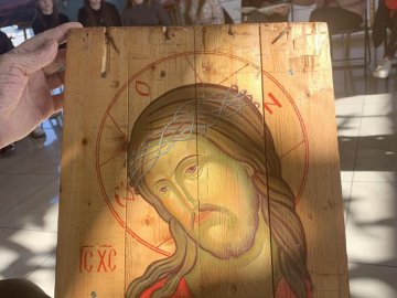 У Луцьку капелан навчає студентів іконопису 