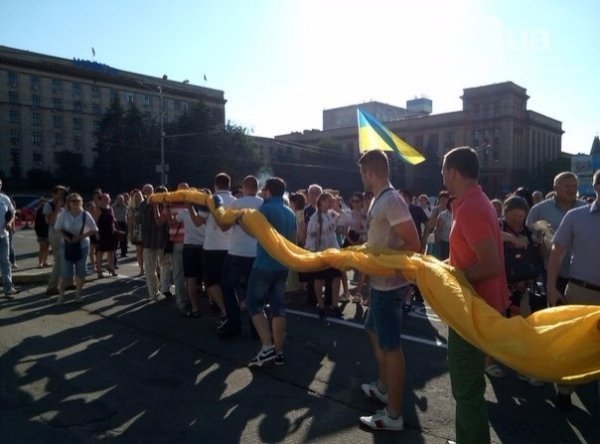 У Дніпрі розгорнули найбільший прапор України. ФОТО