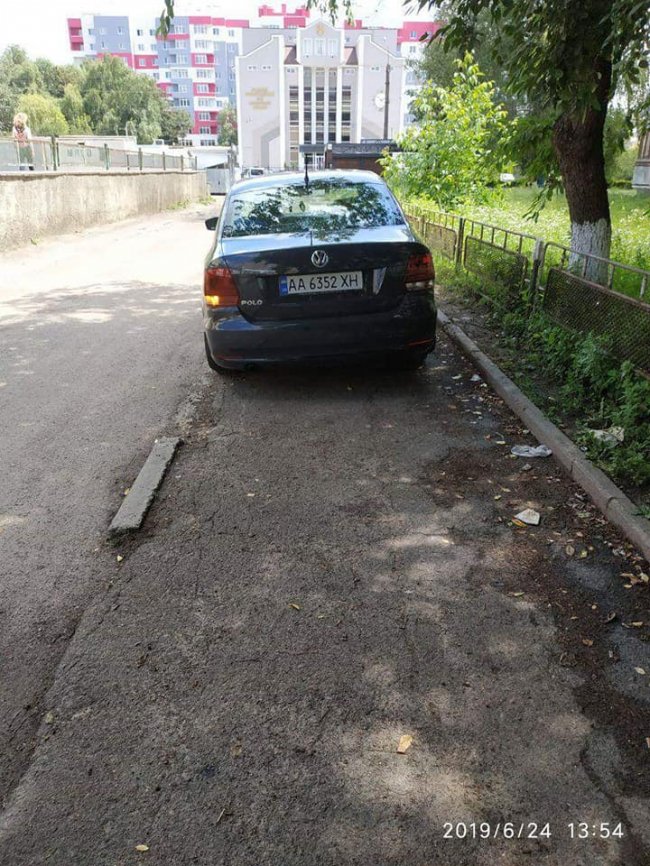 У Луцьку муніципали карали «автохамів». ФОТО