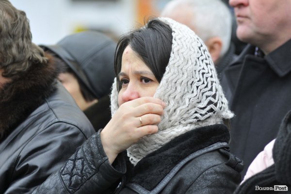 Фото прощання з міським головою Луцька Миколою Романюком