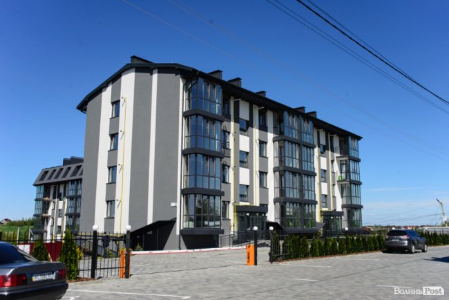 Здача нового будинку і озеленення території: затишне і сучасне житло у ЖК «Західний Олімп» під Луцьком*