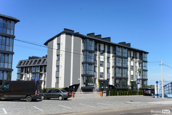 Здача нового будинку і озеленення території: затишне і сучасне житло у ЖК «Західний Олімп» під Луцьком*