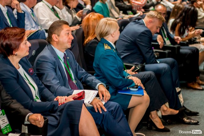 Сотні гостей та офіційні вітання: у Луцьку – міжнародний бізнес-форум. ФОТО