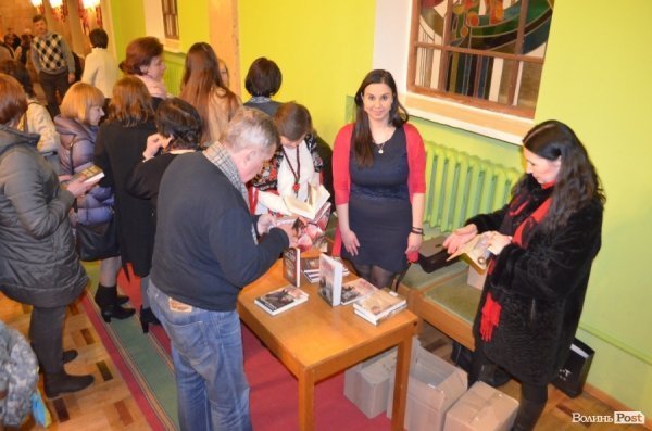 Шкляр у Луцьку розповів, чому Україні не потрібен Крим і Донбас. ФОТО