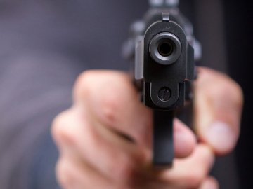 Не поділили дорогу: на Дніпропетровщині школяр застрелив свого сусіда. ВІДЕО