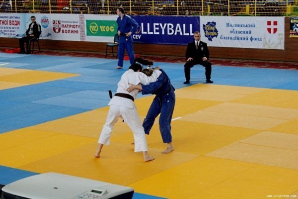 Як у Луцьку боролися хлопці та дівчата. ФОТО