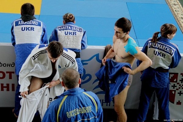 Як у Луцьку боролися хлопці та дівчата. ФОТО