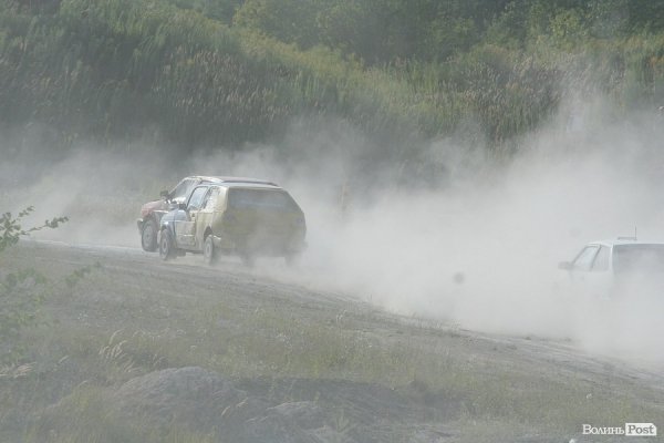Під час автогонок під Луцьком перекинувся автомобіль. ФОТО