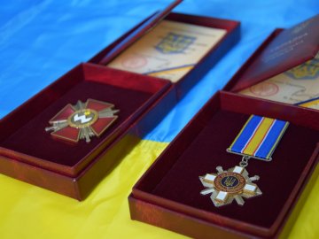 На Волині рідним загиблих Героїв-прикордонників вручили державні нагороди. ФОТО 