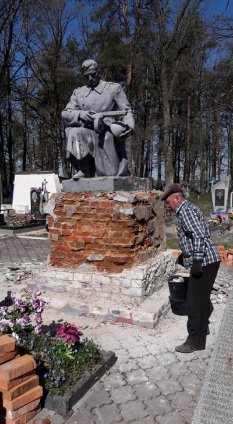 «До» та «після»: як у Любешові реконструювали пам’ятник полеглим героям