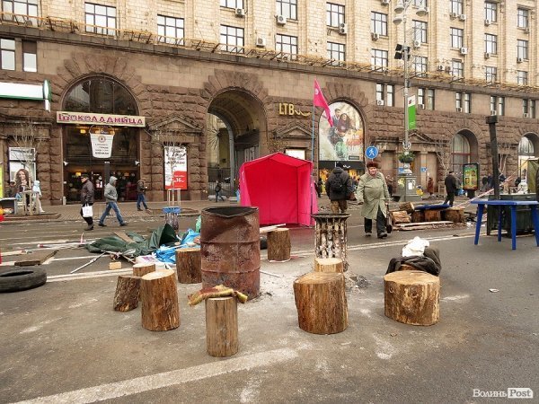 Майдан буденний. НОТАТКИ ОЧЕВИДЦЯ. ФОТО