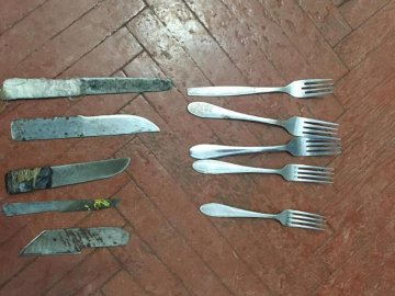 У Маневицькій виправній колонії в ув'язнених вилучили заборонені речі. ФОТО