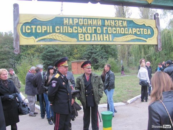 Під Луцьком відкрили єдиний на Волині пам’ятник козакові Мамаю 