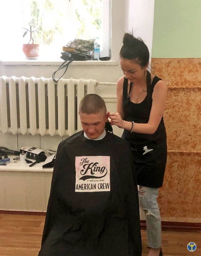 У Луцьку госпіталь на один день перетворили на салон краси