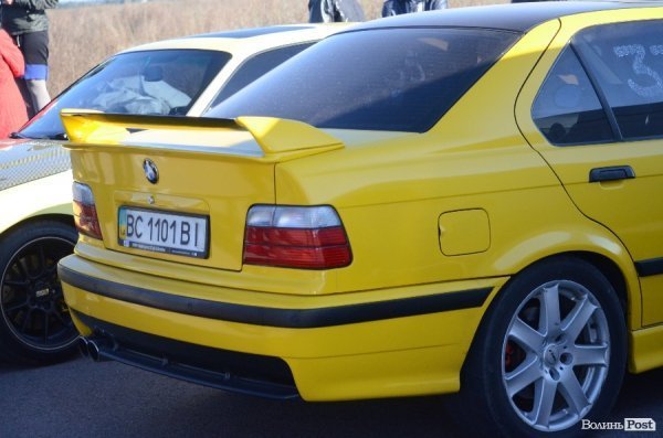 Під Луцьком відбувся чемпіонат з дрег-рейсингу. ФОТО