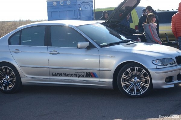 Під Луцьком відбувся чемпіонат з дрег-рейсингу. ФОТО