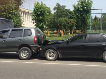 У Луцьку аварія: зіткнулися дві автівки. ФОТО