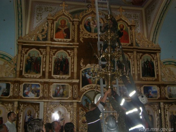 На Волині блискавка підпалила церкву