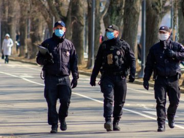 Можуть оглядати авто та просити показати документи: як діятиме поліція Волині в умовах надзвичайного стану