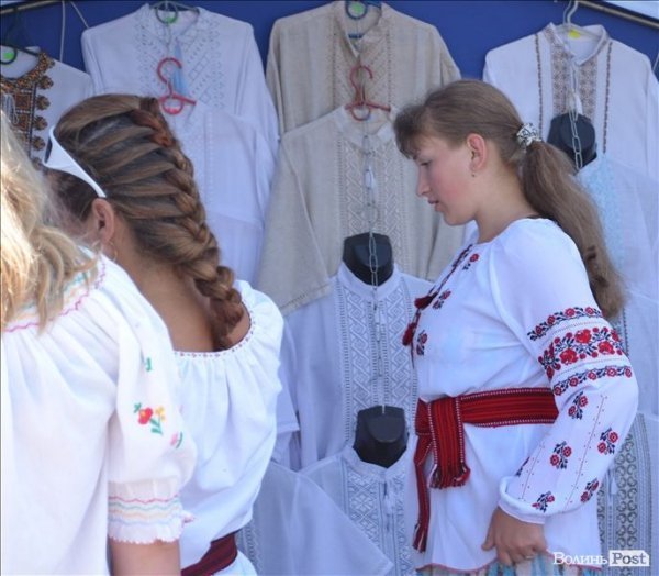 Політика, молитва і шашлик: під Берестечком вшановували річницю битви. ФОТО