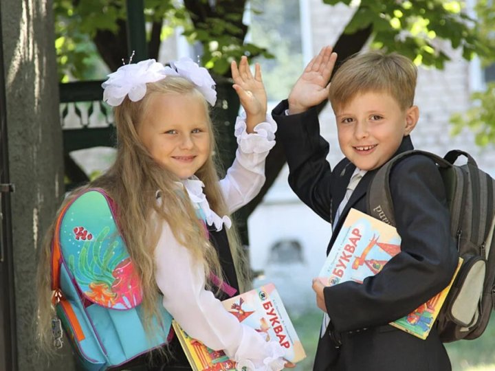 У Луцьку триває прийом заявок до перших класів: що потрібно знати батькам