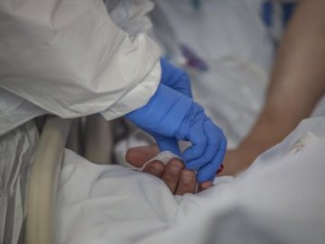 В Україні – добовий рекорд смертності від COVID-19