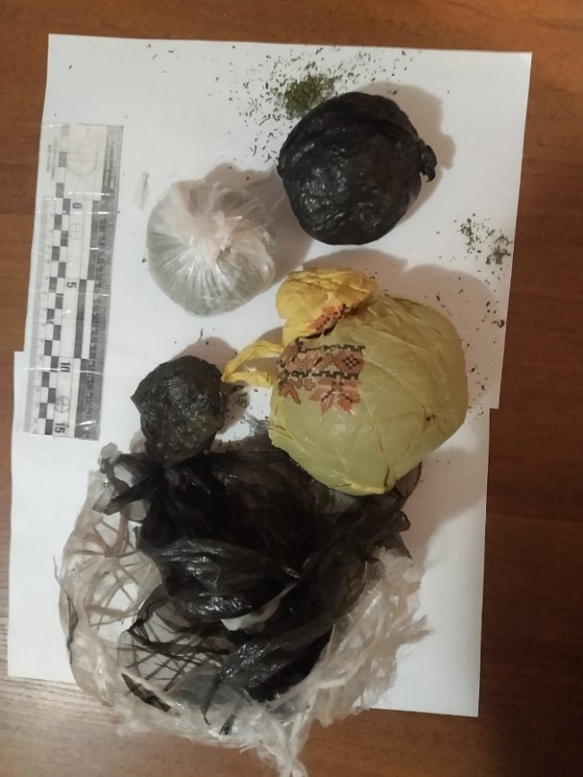 У колонію на Волині передали невідомі пігулки у дезодоранті. ФОТО