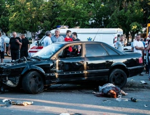 У центрі Сум ‒ кривава аварія. ФОТО. ВІДЕО