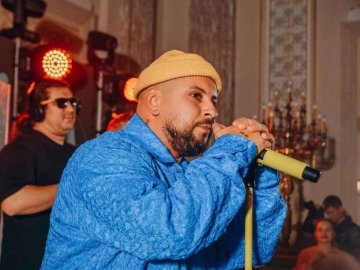 MONATIK показав, як давав концерт у бункері у прифронтовій зоні. ВІДЕО