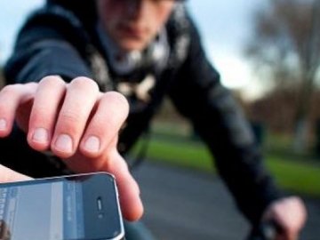 У Луцьку 16-річний хлопець пограбував чоловіка та втік