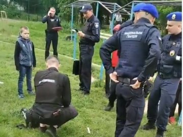 На шкільному дворі у Луцьку під час бійки підрізали хлопця