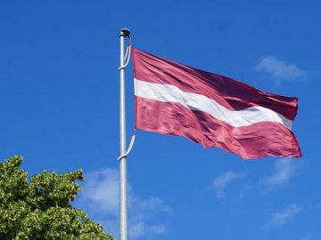 Латвія попросить тисячі російських громадян залишити країну