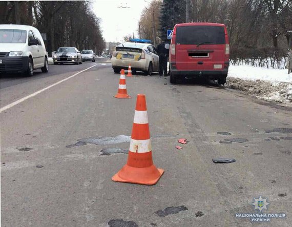 У Луцьку під колеса авто потрапила неповнолітня, дівчина – в реанімації. ФОТО