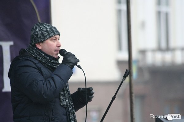 Віче на луцькому Євромайдані. ФОТО