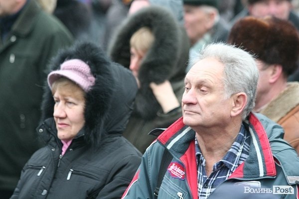 Віче на луцькому Євромайдані. ФОТО